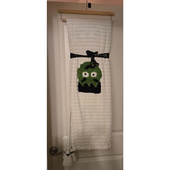 Rachel Zoe Halloween Frankenstein Decorative Throw Blanket Beige 50x70 NWT - Picture 7 of 7
